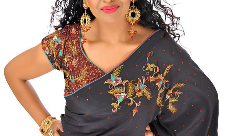 black saree blouse